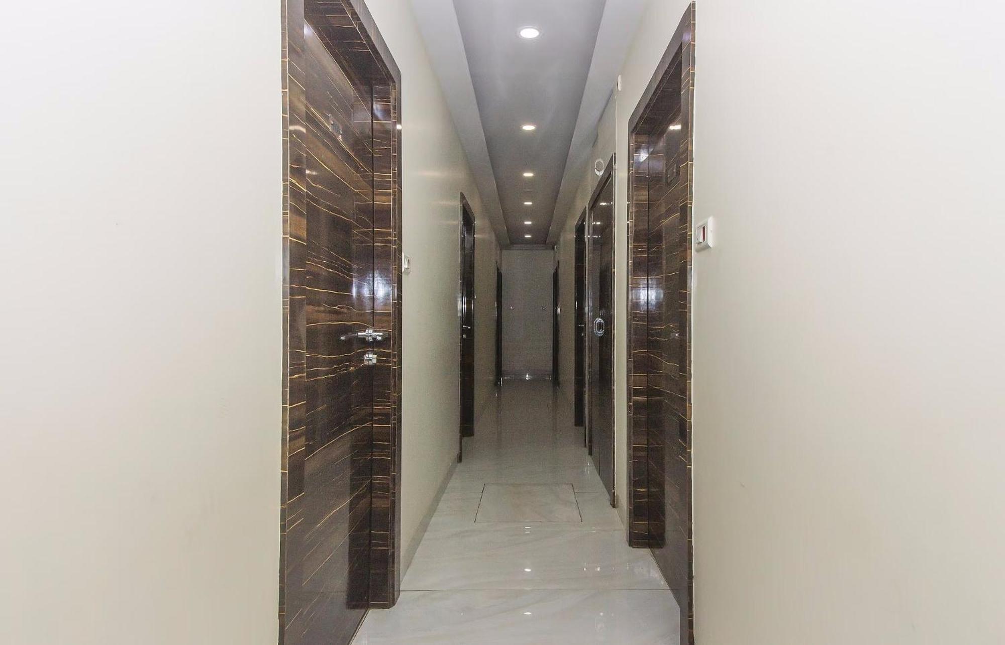 Capital O Hotel Pearl Near Us Embassy Βομβάη Εξωτερικό φωτογραφία